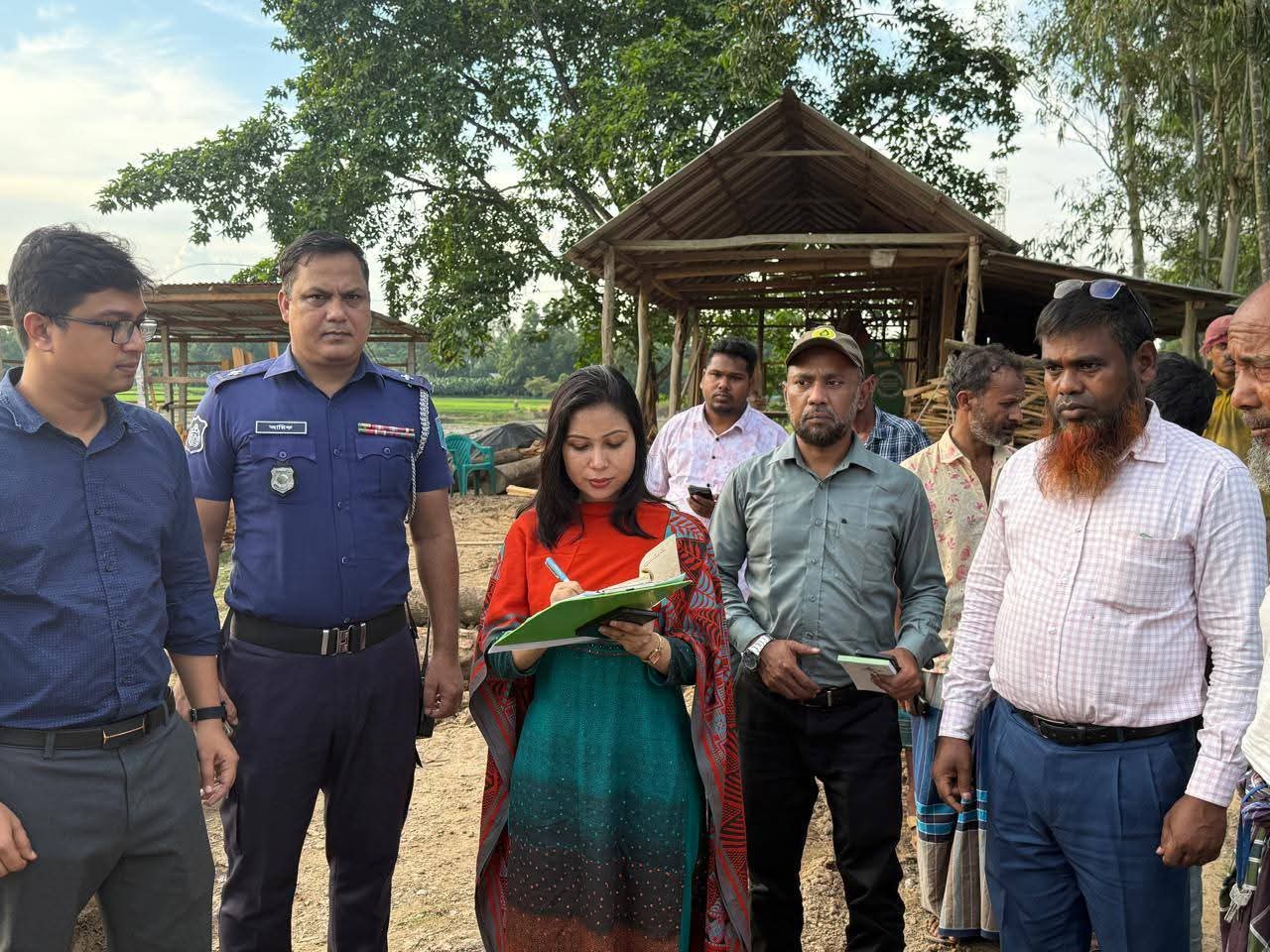 ৪ টি অবৈধ করাতকলে ভ্রাম্যমান আদালতে ৪০ হাজার টাকা জরিমানা 